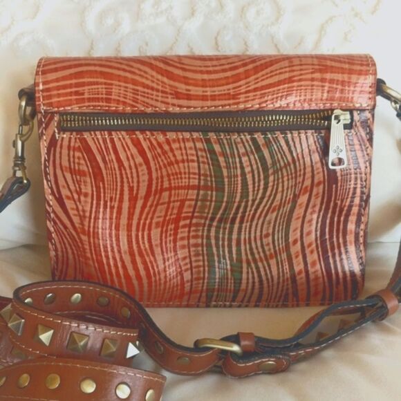 Patricia Nash Wavy Striped Hermosa Medium Crossbody-Pyramid Studded Strap - Picture 7 of 16